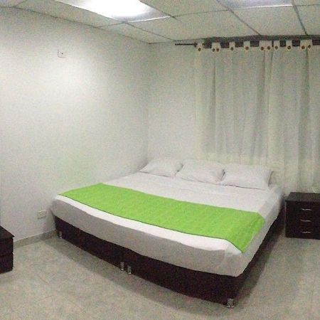 Hostal Deluxe Santander Manizales Extérieur photo