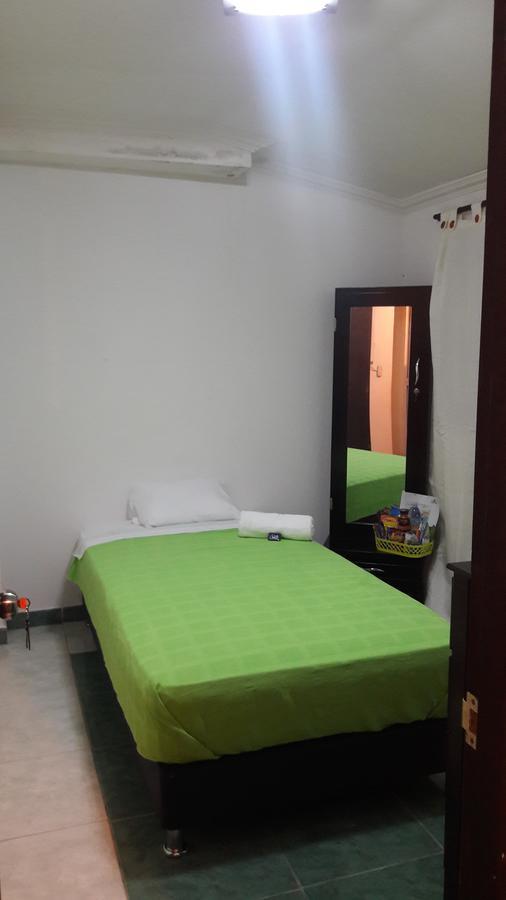 Hostal Deluxe Santander Manizales Extérieur photo