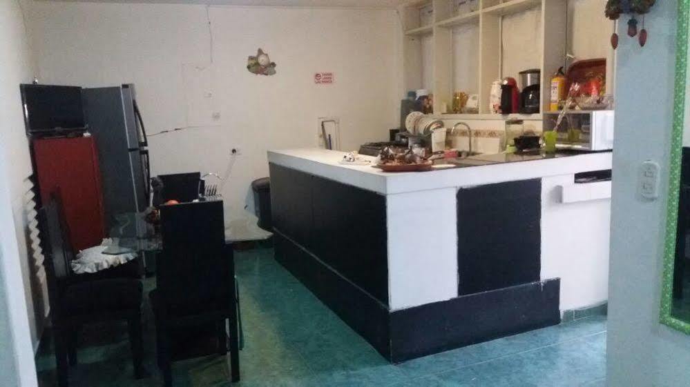 Hostal Deluxe Santander Manizales Extérieur photo