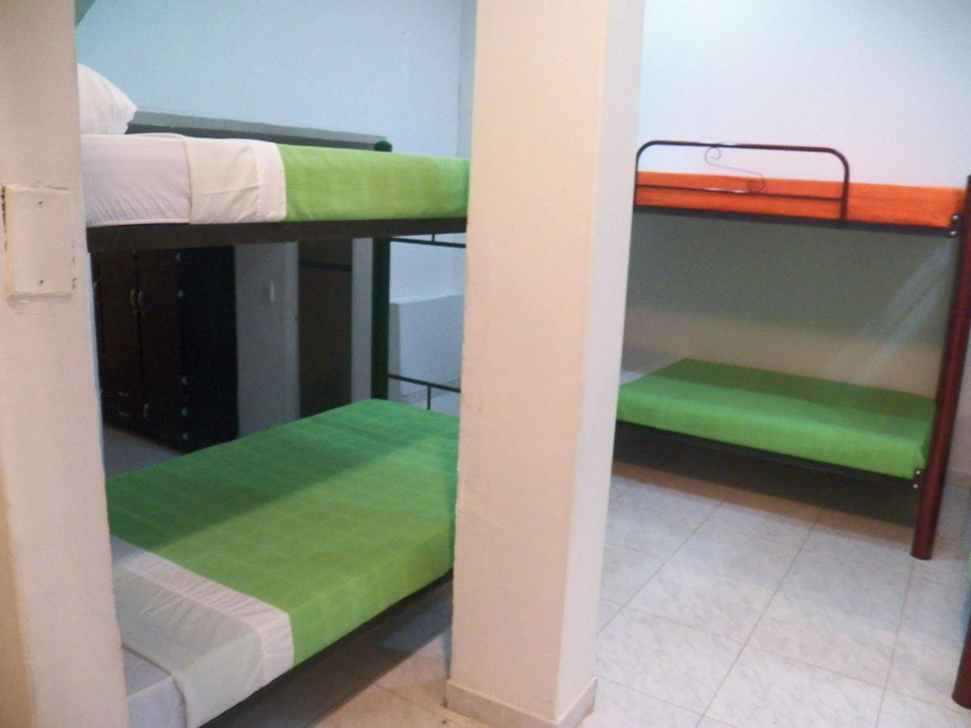 Hostal Deluxe Santander Manizales Extérieur photo