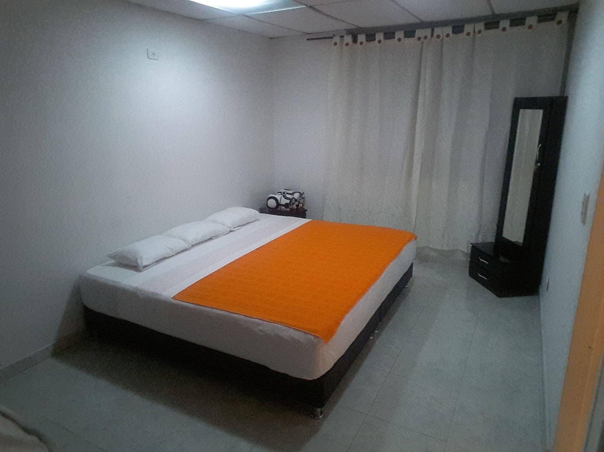 Hostal Deluxe Santander Manizales Extérieur photo