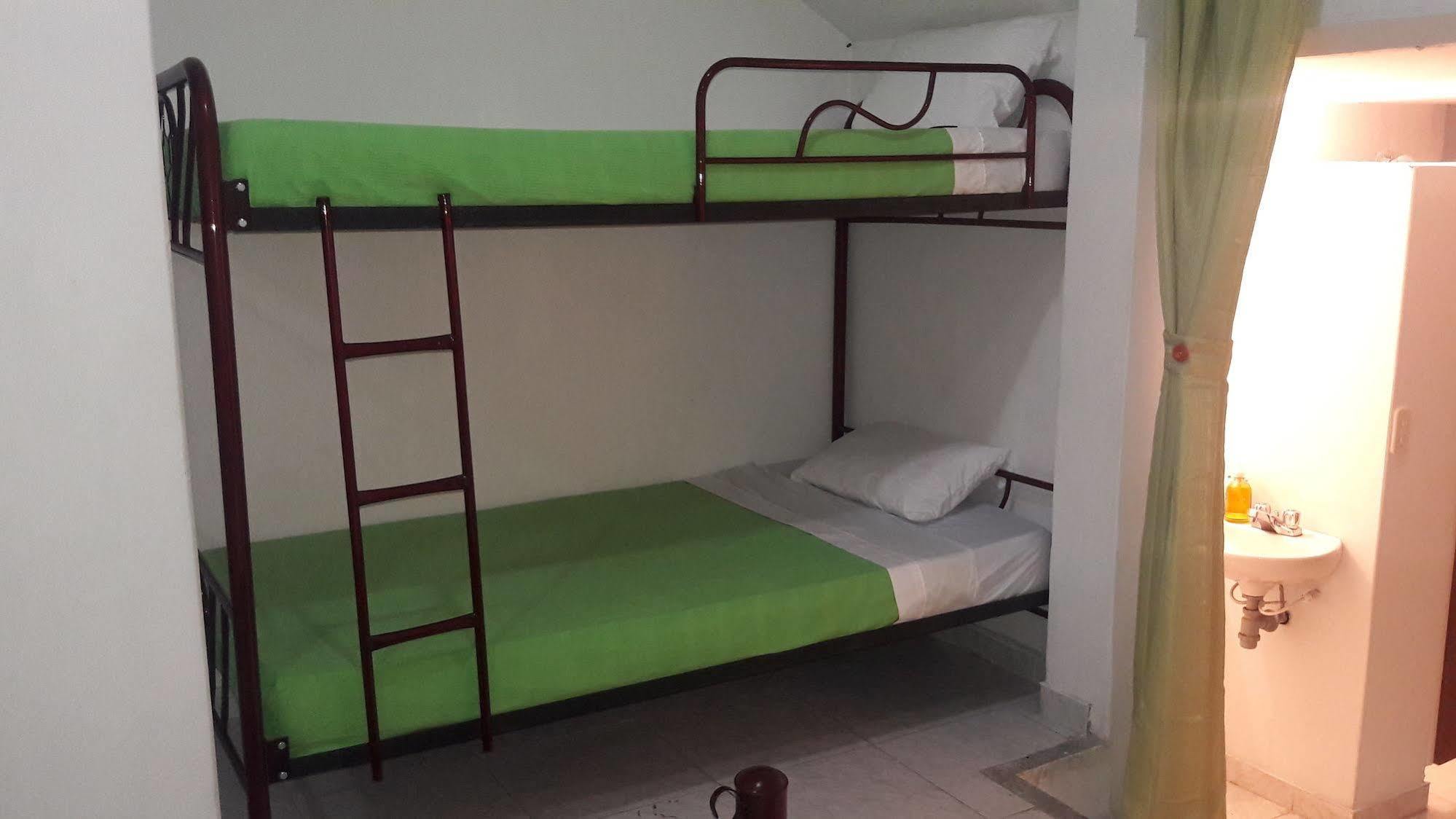 Hostal Deluxe Santander Manizales Extérieur photo