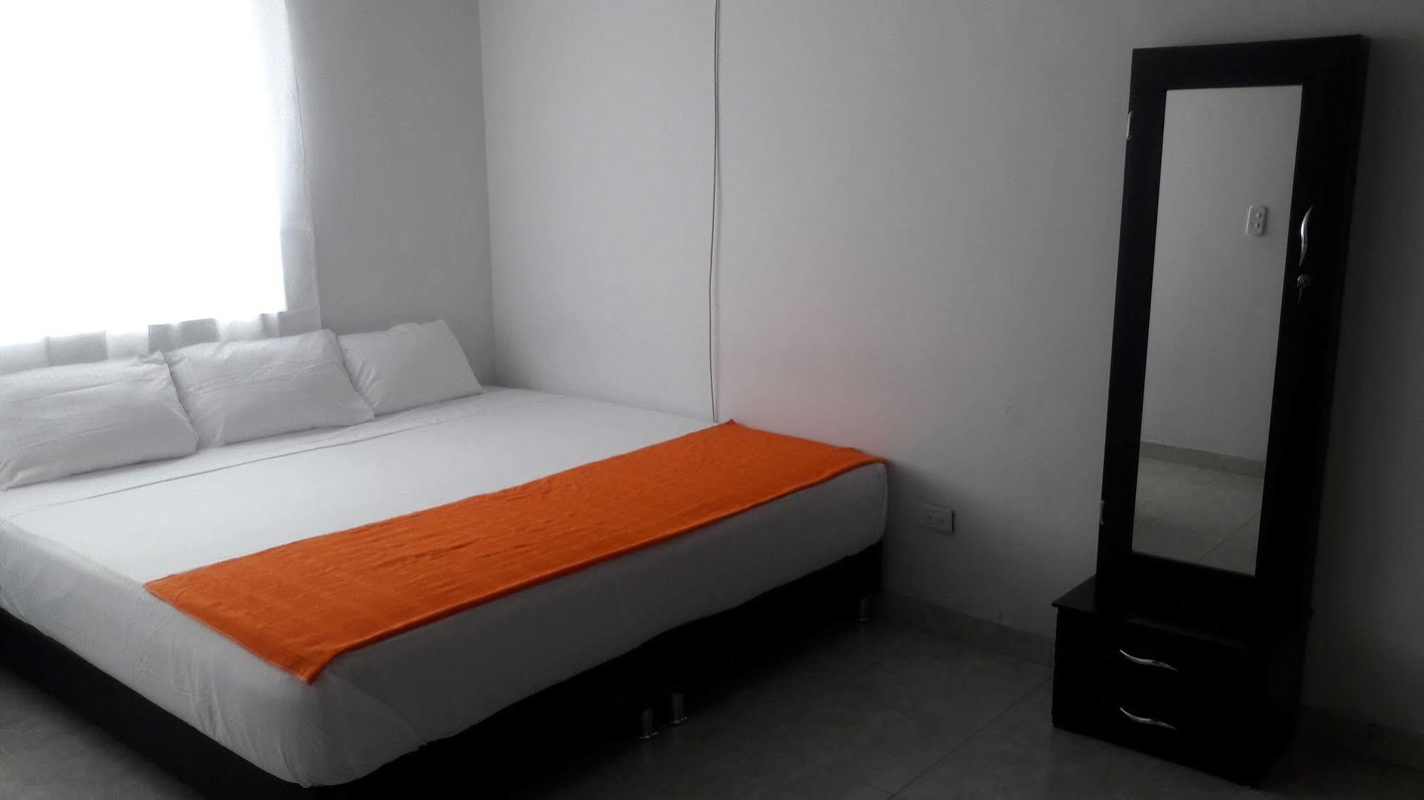 Hostal Deluxe Santander Manizales Extérieur photo