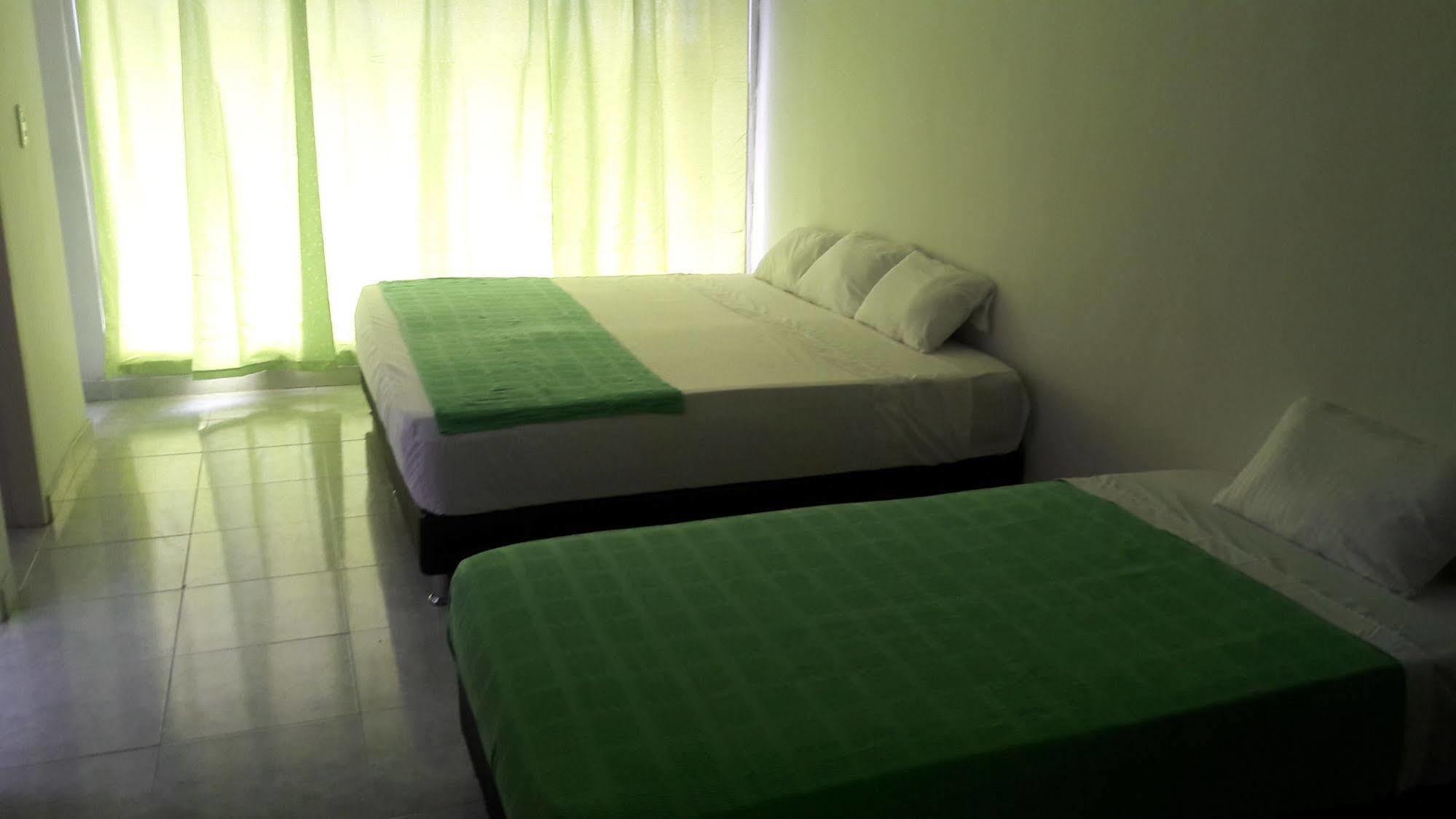 Hostal Deluxe Santander Manizales Extérieur photo